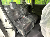 高品質なオリジナルフロアマットもオプションにてご用意しております。お好きなデザインやカラーをお車に合わせて選んでいただくことができます♪