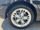 【BMWアロイホイル】軽量かつ強度に拘ったアロイホイル。走行性能ポテンシャルを引き出す設計。車の足元を引き締めてくれる大きなポイントはアロイホイルです。