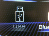 USB接続できます。スマホと接続して音楽を楽しんでください。