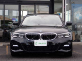 BMW在庫保有台数常時100台以上!ご来店の際はBMW本店(厚木市下荻野140-1)にご来店ください!弊社自慢の全天候型ショールーム!BMW在庫保有台数常時100台以上ございます!