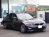 BMW在庫保有台数常時100台以上!ご来店の際はBMW本店(厚木市下荻野140-1)にご来店ください!弊社自慢の全天候型ショールーム!BMW在庫保有台数常時100台以上ございます!