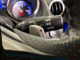 【パドルシフト】ステアリングから手を放さずに自在にシフト操作が行えるパドルシフト!指先でパドルを操り、オートマ車でもマニュアル車の感覚で走りをスポーティーに楽しめます!