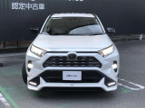 八角形を造形テーマにしたクロスオクタゴンデザインがタフさと安定感を訴求した一目でRAV4とわかるデザインに。
