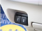 『1台』のお車に対して、3名体制で日々議論を重ね仕入れを行っております。
