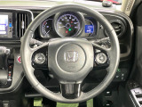 【純正革巻きステアリング】上質な革を使用することで、手にしっかり馴染みとても運転しやすいハンドルです♪