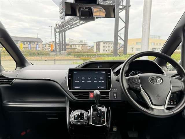 トヨタ ヴォクシー 2.0 ZS 煌II 4WD の中古車詳細 (56,000km, ブラック