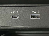 シュガーソケット・タイプC充電口・USB充電口がついているので様々な電子機器の充電に対応できます!充電を気にしなくていいのでロングドライブの際にストレスレス!