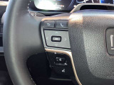 ステアリングスイッチで、安全運転!前方から目線を外さないように!
