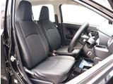 お車選びをお楽しみ頂けるよう、在庫車の展示スペースを十分に確保しております。