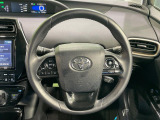 【純正革巻きステアリング】上質な革を使用することで、手にしっかり馴染みとても運転しやすいハンドルです♪