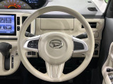 インテリアに合わせたデザインのステアリングは、運転される方のことも考え、運転しやすい形状、大きさです。是非一度、実際に触ってお確かめください。