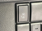 【パワースライドドア】スマートキーや運転席のスイッチでスライドドアの開閉が可能♪電動だから力を入れてドアを開ける必要が無く、小さいお子様でも、重い荷物を持っている時もラクに開け閉めできます♪