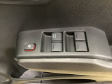 パワーウインドウは運転席でドア4枚とも上下の操作ができるようになっています。子供さんが勝手に操作できないようにロックすることも可能です。