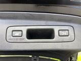 【パワーバックドア】スマートキーや運転席のボタンを押すだけでリアゲートが自動で開閉します!荷物を持っている時や、高い位置にあるバックドアを閉める際に便利な機能です♪