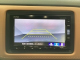 バックでの車庫入れも安心です! リアカメラが付いているバックモニター付のナビを装備しております。操作線もついており距離感も画面から確認できます。