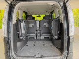 普段のお買い物や通勤、送迎等に十分な荷室スペースを確保しております。セカンドシートを倒すと、大きな荷物の積載も可能です♪
