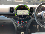 弊社はMINI正規販売店として新型車から旧モデルまでの商品知識と整備知識を備えております。納車後の不明な点等も、お気軽に弊社担当者までお問い合わせ下さい。