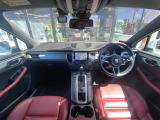 マカン  4WD 本革シート