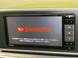【純正ナビ】人気の純正ナビを装備しております。ナビの使いやすさはもちろん、オーディオ機能も充実!キャンプや旅行はもちろん、通勤や買い物など普段のドライブも楽しくなるはず♪