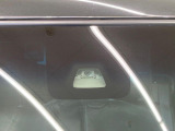 【スマートアシスト2】走行中に前方の車両等を認識し、衝突しそうな時は警報とブレーキで衝突回避と被害軽減をアシスト。より安全にドライブをお楽しみいただけます。
