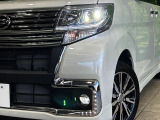 【LEDヘッドライト】悪天候や夜間走行時も良好な視界を確保し安心して運転できる高輝度LEDヘッドライトを装備!点灯速度が早く、消費電力も抑えられています。