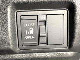 【パワースライドドア】スマートキーや運転席のスイッチでスライドドアの開閉が可能♪電動だから力を入れてドアを開ける必要が無く、小さいお子様でも、重い荷物を持っている時もラクに開け閉めできます♪
