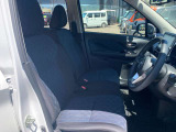 エンジンルームも綺麗に洗浄してから納車致します。普段あまり見ることが無い箇所だからこそ綺麗だと感動しますよね(*´▽`*)