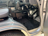 フロアマットも綺麗にクリーニングして納車しております!