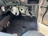 フロアマットも綺麗にクリーニングして納車しております!