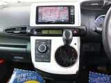 お車選びをお楽しみ頂けるよう、在庫車の展示スペースを十分に確保しております。