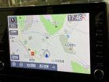 純正ナビを装備。タッチパネル式で使いやすく、お出かけもラクラクです。