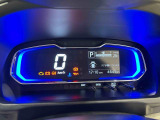 メーターの照明の色でエコドライブをアシスト!大きく見やすい文字で平均燃費等の情報を表示するTFTマルチインフォメーションディスプレイ付きデジタルメーターを採用