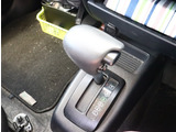『1台』のお車に対して、3名体制で日々議論を重ね仕入れを行っております。