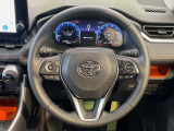 【純正革巻きステアリング】上質な革を使用することで、手にしっかり馴染みとても運転しやすいハンドルです♪