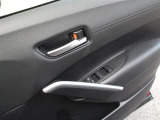 【見えないところまで徹底洗浄】エンジンルームからシートを外した洗浄まで、目に見えないところまで徹底的に洗浄しています。