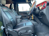 ジープ正規ディーラーが提供する認定中古車には万一のトラブルや不意のアクシデントでも安心頂けるロードアシスタンスサービスが付帯されます!