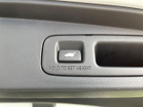 【パワーバックドア】スマートキーや運転席のボタンを押すだけでリアゲートが自動で開閉します!荷物を持っている時や、高い位置にあるバックドアを閉める際に便利な機能です♪
