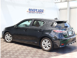 【車屋】として、長く車業界に従事した経験豊富なスタッフが在籍しております。