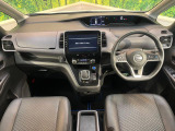 セレナ 1.2 e-POWER ハイウェイスター V アーバンクロム 