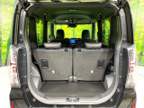 普段のお買い物や通勤、送迎等に十分な荷室スペースを確保しております。セカンドシートを倒すと、大きな荷物の積載も可能です♪