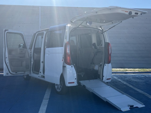 N-BOXG スロープ ホンダセンシング 車いす専用装備装着車 4WD