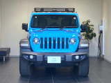 【フロントグリル】7スロットルグリルはJeep伝統の証です。SUVのみにこだわり続けている伝統あるJeep車へお乗り頂いてみてはいかがですか?