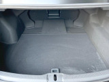 普段のお買い物や通勤、送迎等に十分な荷室スペースを確保しております。