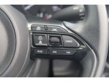 【レーダークルーズコントロール】アクセルペダルを踏まなくても、車間制御モードでは、先行車の車速変化に合わせた追従走行を行い、自動的に加速・減速・停止をします。