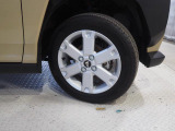 実車はアルミホイール組みの夏用タイヤを装着しています。