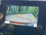 【バックカメラ】駐車時に後方がリアルタイム映像で確認できます。大型商業施設や立体駐車場での駐車時や、夜間のバック時に大活躍!運転スキルに関わらず、今や必須となった装備のひとつです!