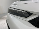 LEDヘッドライトは、点灯の瞬間から最大光量を発揮し、突然暗くなるトンネルなどでの安定感を高めます。