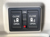 【両側パワースライドドア】スマートキーや運転席のスイッチで後席両側スライドドアの開閉が可能♪電動だから力を入れてドアを開ける必要が無く、小さなお子様でも簡単に開け閉めでき快適です♪