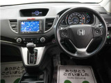 運転にかかわる様々な操作を安全に行えるように視点移動が少なく、操作性に配慮されたスイッチ類が凝縮されたコクピットです。