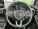 【ステアリングスイッチ】運転中、前方から目線をそらすことなく、オーディオ等の操作が可能な便利機能!安心&快適なドライブを演出してくれます♪